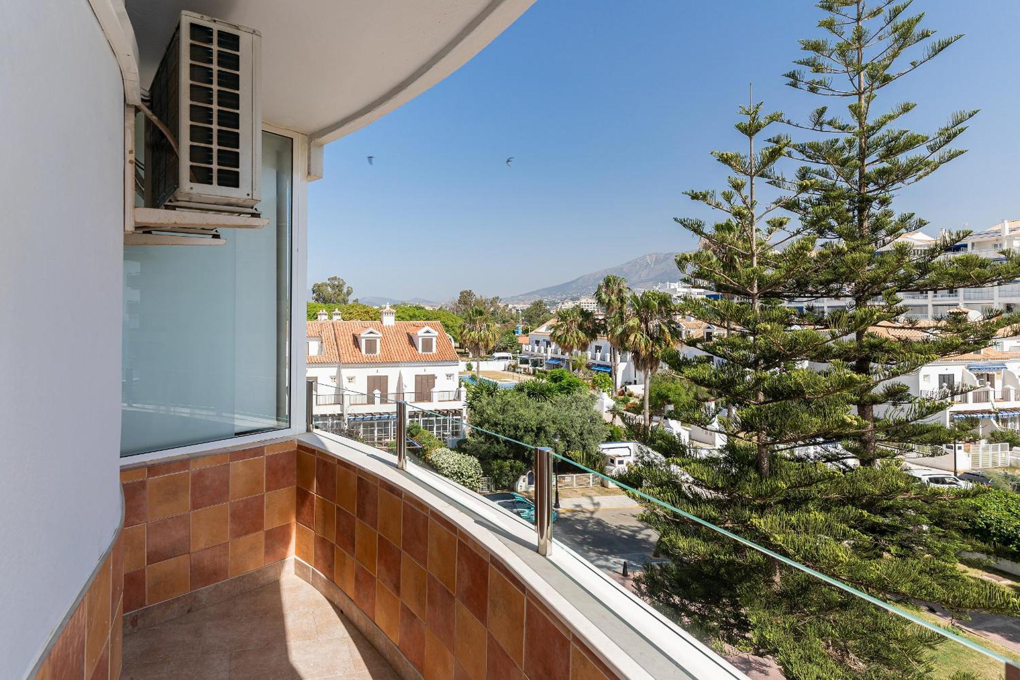 Blonzu Dominicana Fuengirola Bagian luar foto