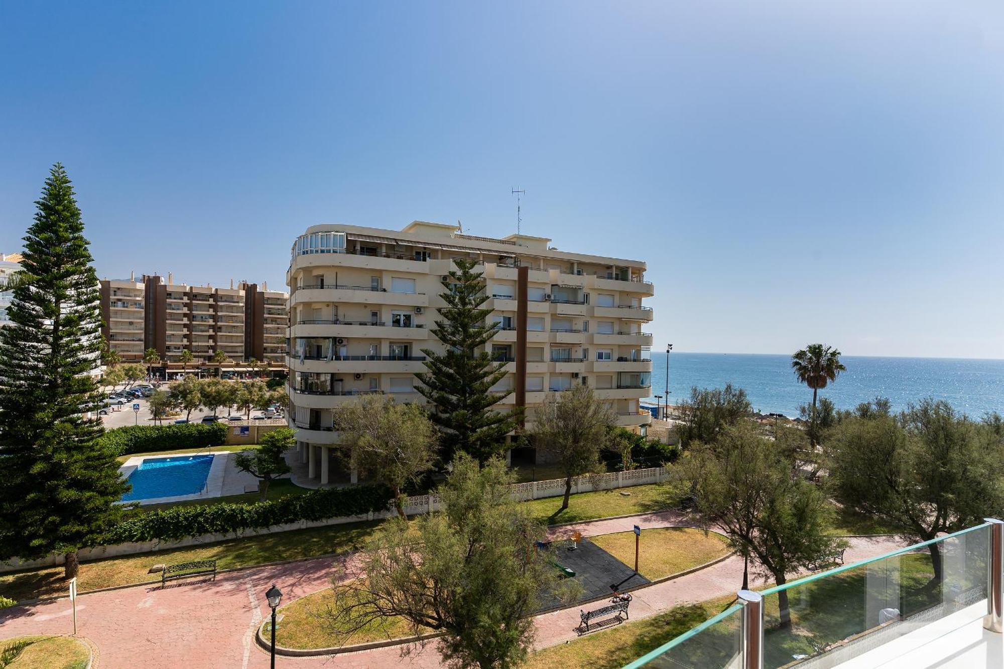 Blonzu Dominicana Fuengirola Bagian luar foto