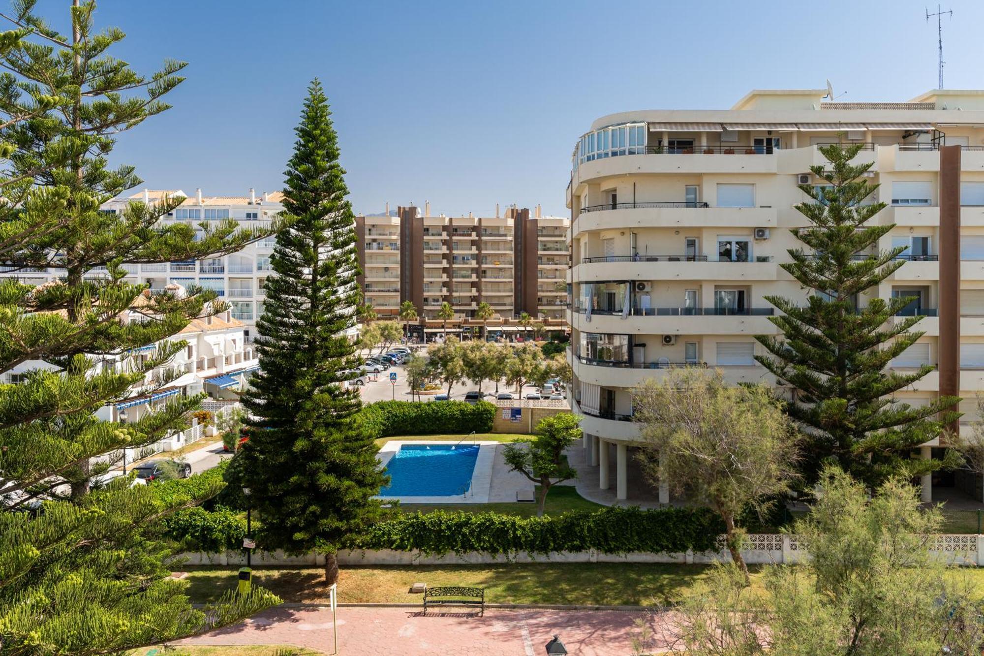 Blonzu Dominicana Fuengirola Bagian luar foto
