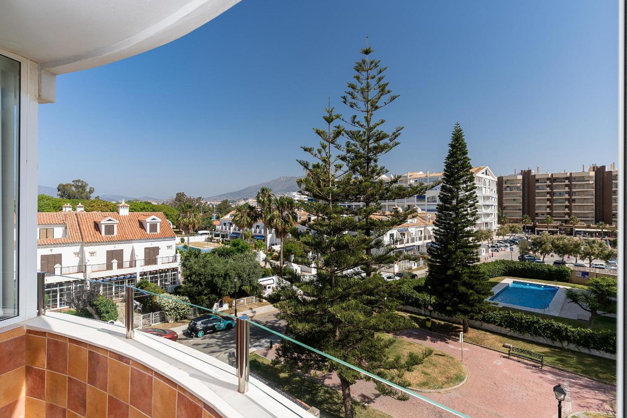 Blonzu Dominicana Fuengirola Bagian luar foto